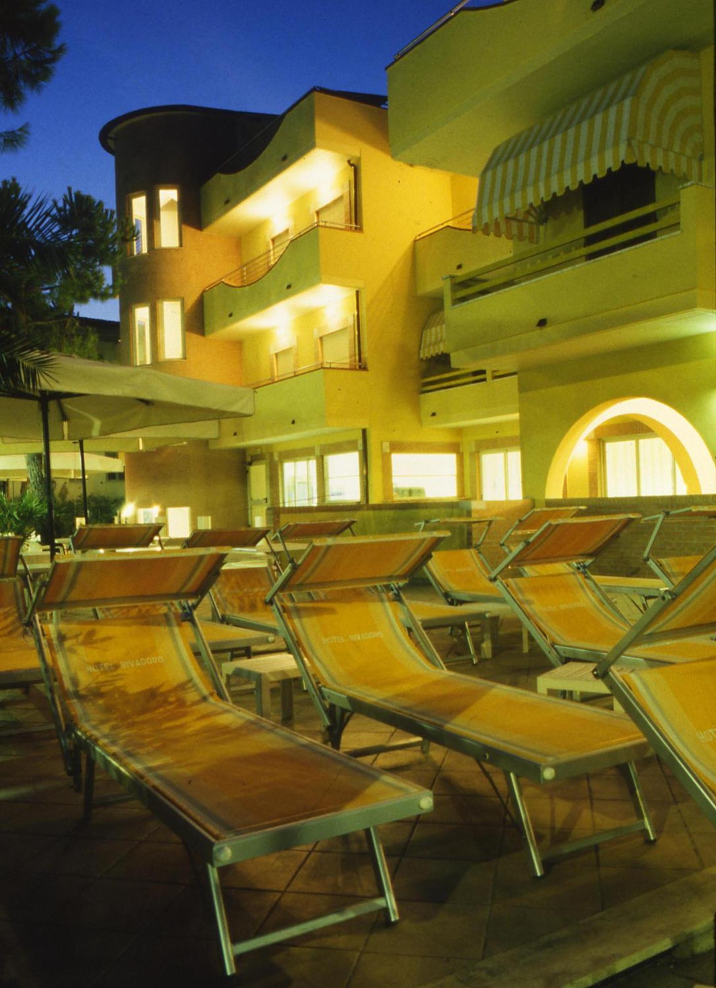 Rivadoro-spiaggia Ombrellone E Lettini-piscina-parcheggio