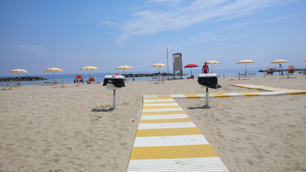 Rivadoro-spiaggia Ombrellone E Lettini-piscina-parcheggio 3* Martinsicuro