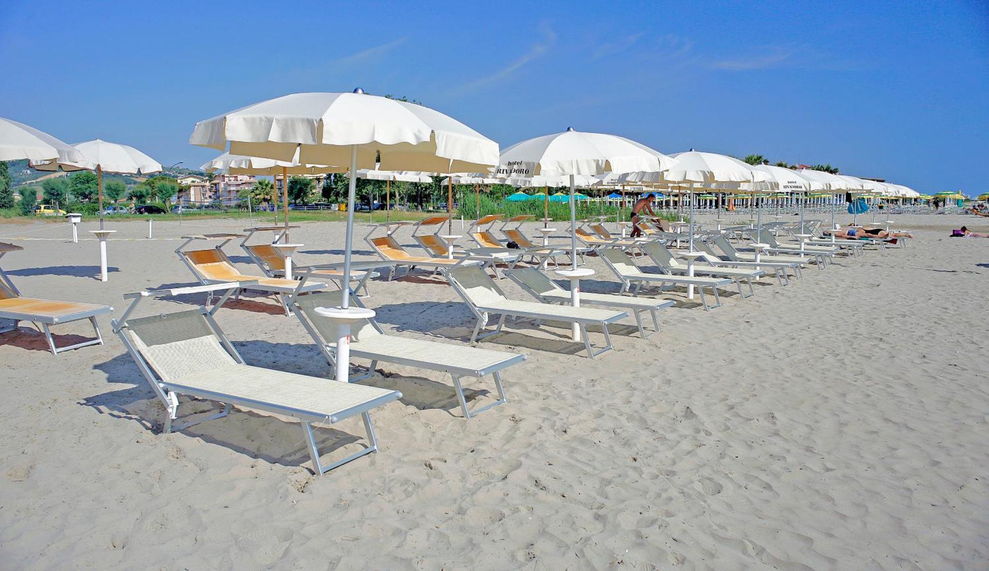 Rivadoro-spiaggia Ombrellone E Lettini-piscina-parcheggio Hotel 3*
