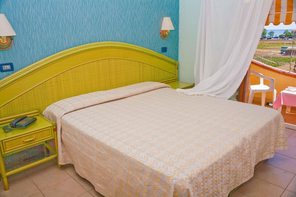 Rivadoro-spiaggia Ombrellone E Lettini-piscina-parcheggio Hotel
